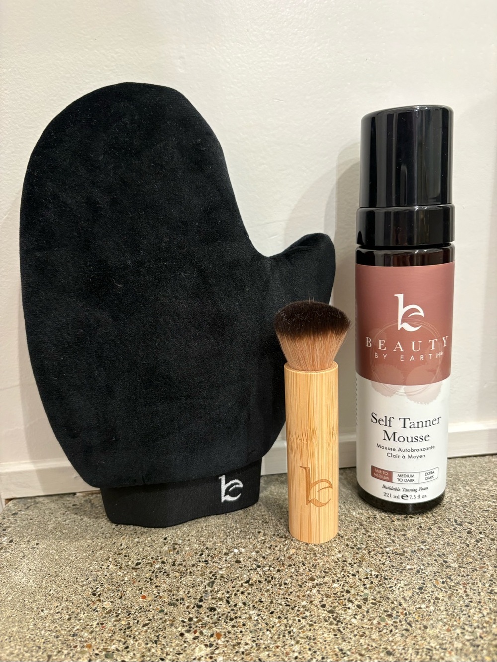 Beauty by Earth Self tanner mouse brand new